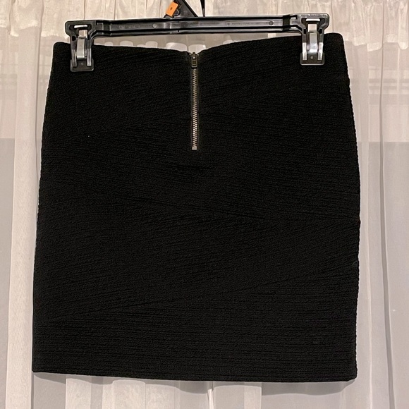 Forever 21 Fitted Mini Skirt - Picture 4 of 5